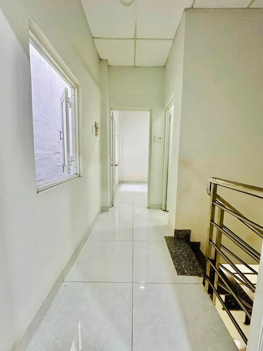 Bán nhà 2 tầng 30m2, 2PN 2WC, hẻm ba gác gần góc 3 Tháng 2 - Lê Hồng Phong, Quận 10 - Ảnh thu nhỏ 3