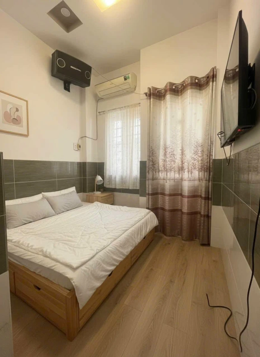 Bán nhà 5 tấm đúc 16,6m2, 3 phòng ngủ, 4 WC, đường Đoàn Văn Bơ, Quận 4 - Ảnh thu nhỏ 2