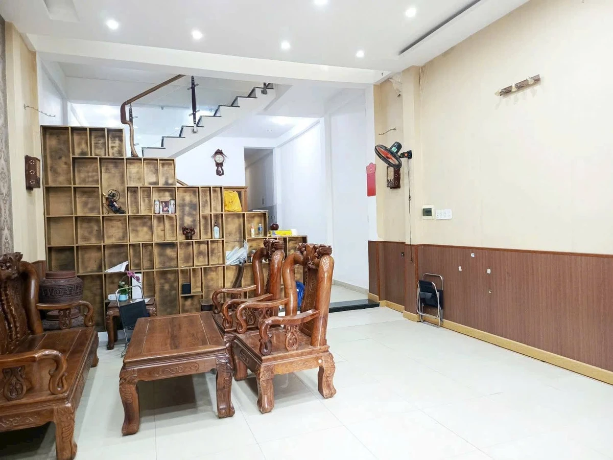 Bán nhà 1 trệt 1 lầu 100m² mặt tiền Phan Văn Trị Lâm Đồng - Ảnh thu nhỏ 2