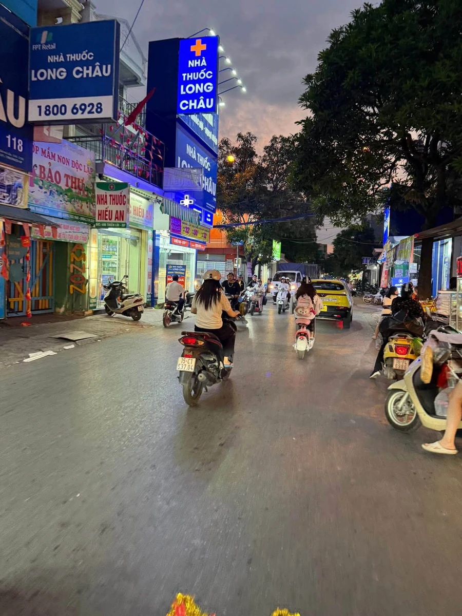 Bán nhà cấp 4, 200m2, mặt tiền 8m, sát Aeon Mall - Ảnh thu nhỏ 2