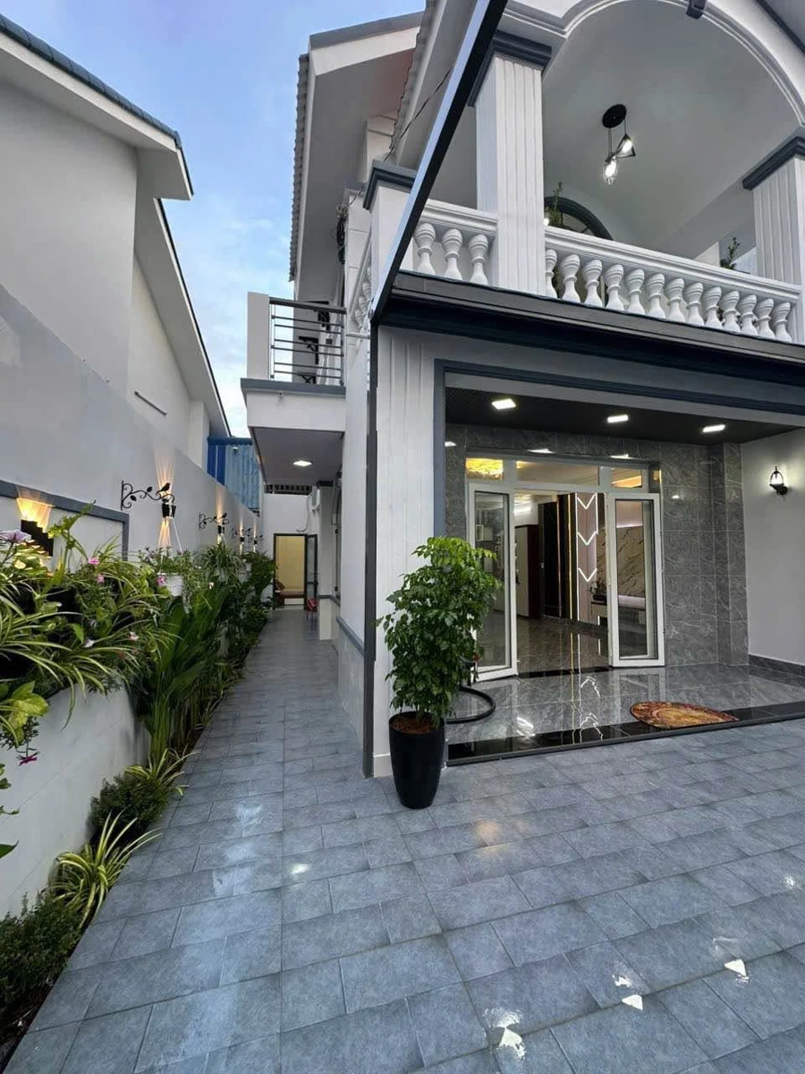 Bán villa sân vườn 1 trệt 1 lầu 3PN gần ngã ba Tân Kim, Thị trấn Cần Giuộc, Long An - Ảnh thu nhỏ 3