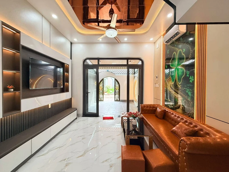Bán nhà hẻm ô tô 1 trệt 1 lầu 4PN, 4x19m, đường Lâm Quang Ky, Rạch Giá, An Giang