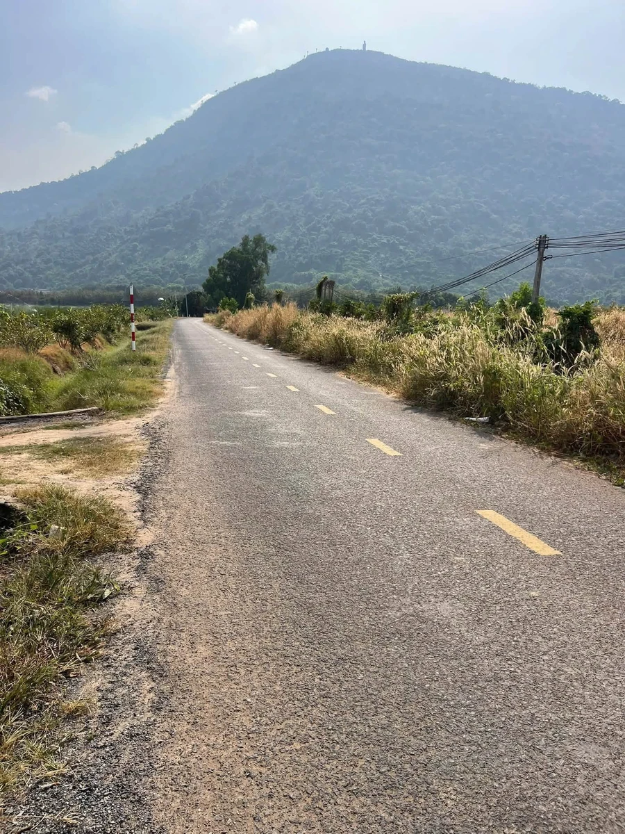 Bán đất Tây Ninh 1 mẫu 7 (6700m²) giá 5 tỷ 8 - Ảnh 1