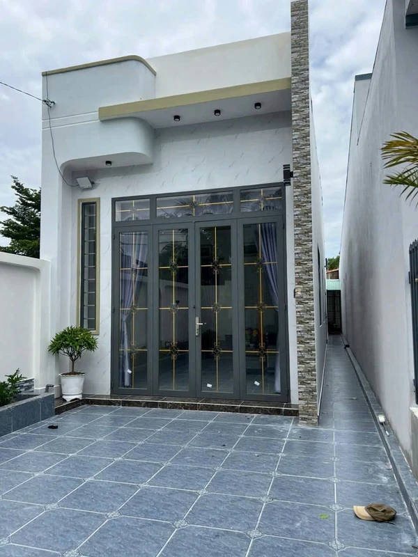 Bán nhà mới hoàn thiện 5x34m, 3 phòng ngủ, hẻm Trịnh Phong Đáng, Long Hoa, Tây Ninh