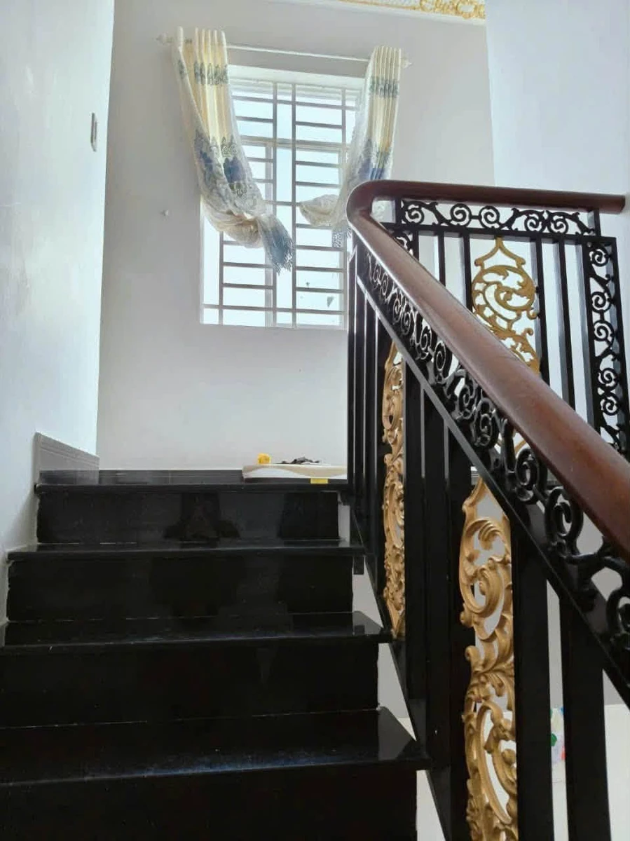 Bán nhà 1 trệt 1 lầu 93m² Thủ Dầu Một - Ảnh thu nhỏ 2