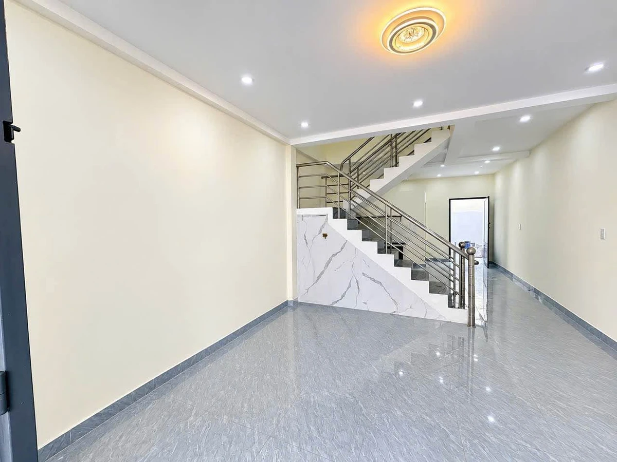 Bán nhà lầu 3 phòng ngủ 75m² Thị Trấn Cần Giuộc - Ảnh thu nhỏ 4