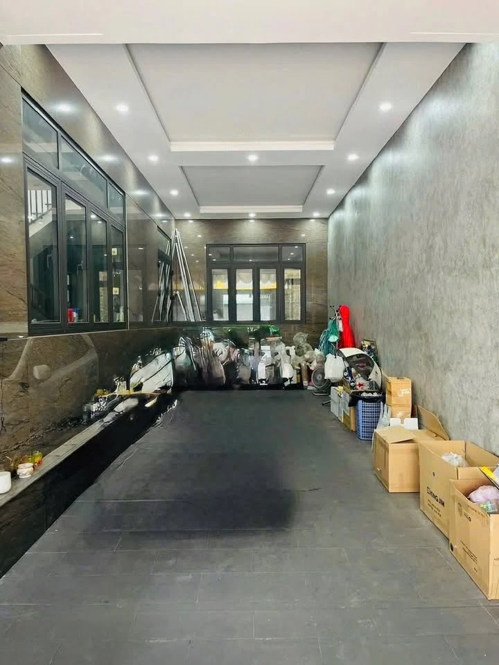 Bán biệt thự hiện đại 200m2, 4 phòng ngủ, Tân Phong - Ảnh thu nhỏ 2