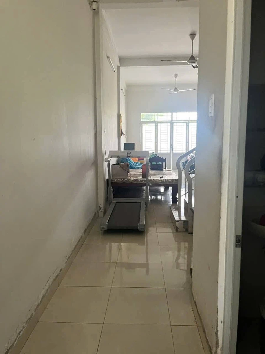 Bán nhà 1 trệt 1 lầu 147m² KDC Lợi Bình Nhơn, Tân An - Ảnh thu nhỏ 4