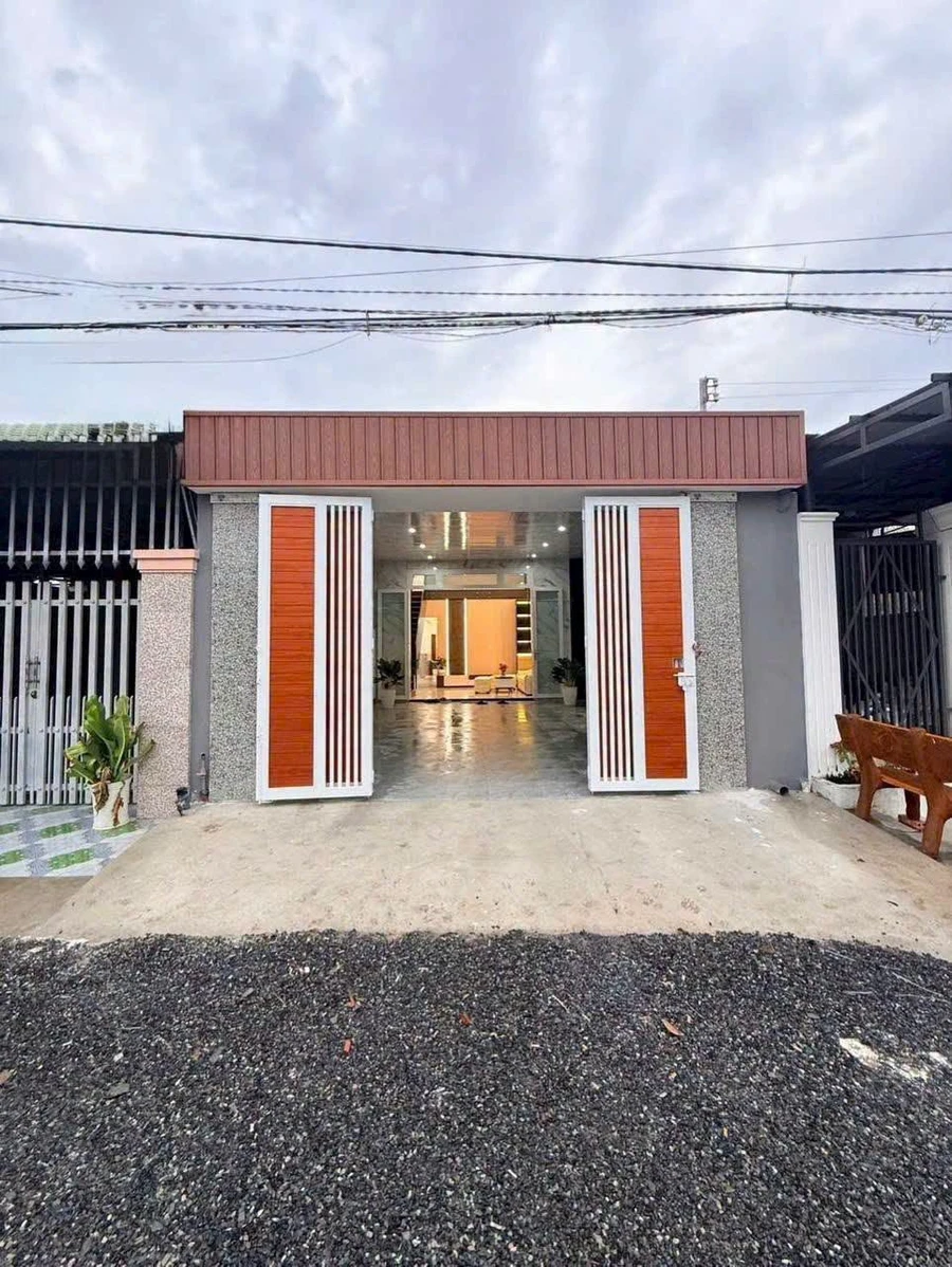 Bán nhà gác lửng 4 phòng ngủ Nguyễn Văn Linh Tây Ninh - Ảnh 1