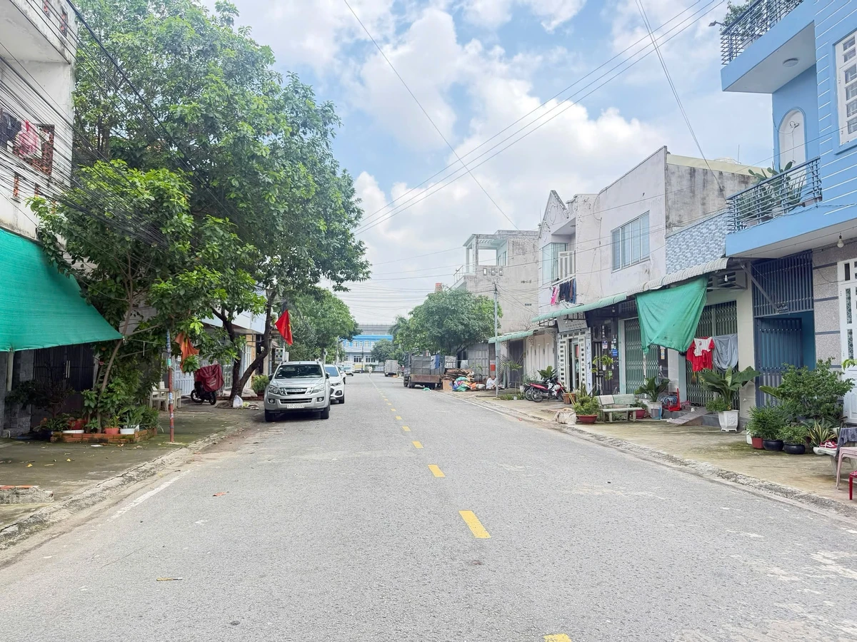 Bán đất 10x30 (300m²) VSIP1 Bình Dương 8 tỷ 399 triệu - Ảnh 1