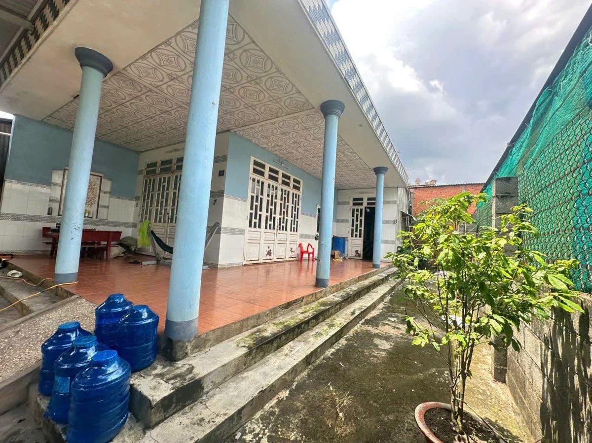 Bán nhà bê tông 10x19m Đức Hòa 2 tỷ - Ảnh thu nhỏ 5