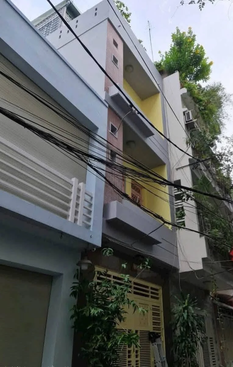 Bán nhà 3 tầng full nội thất 100m2 Võ Văn Kiệt Quận 1 - Ảnh 1
