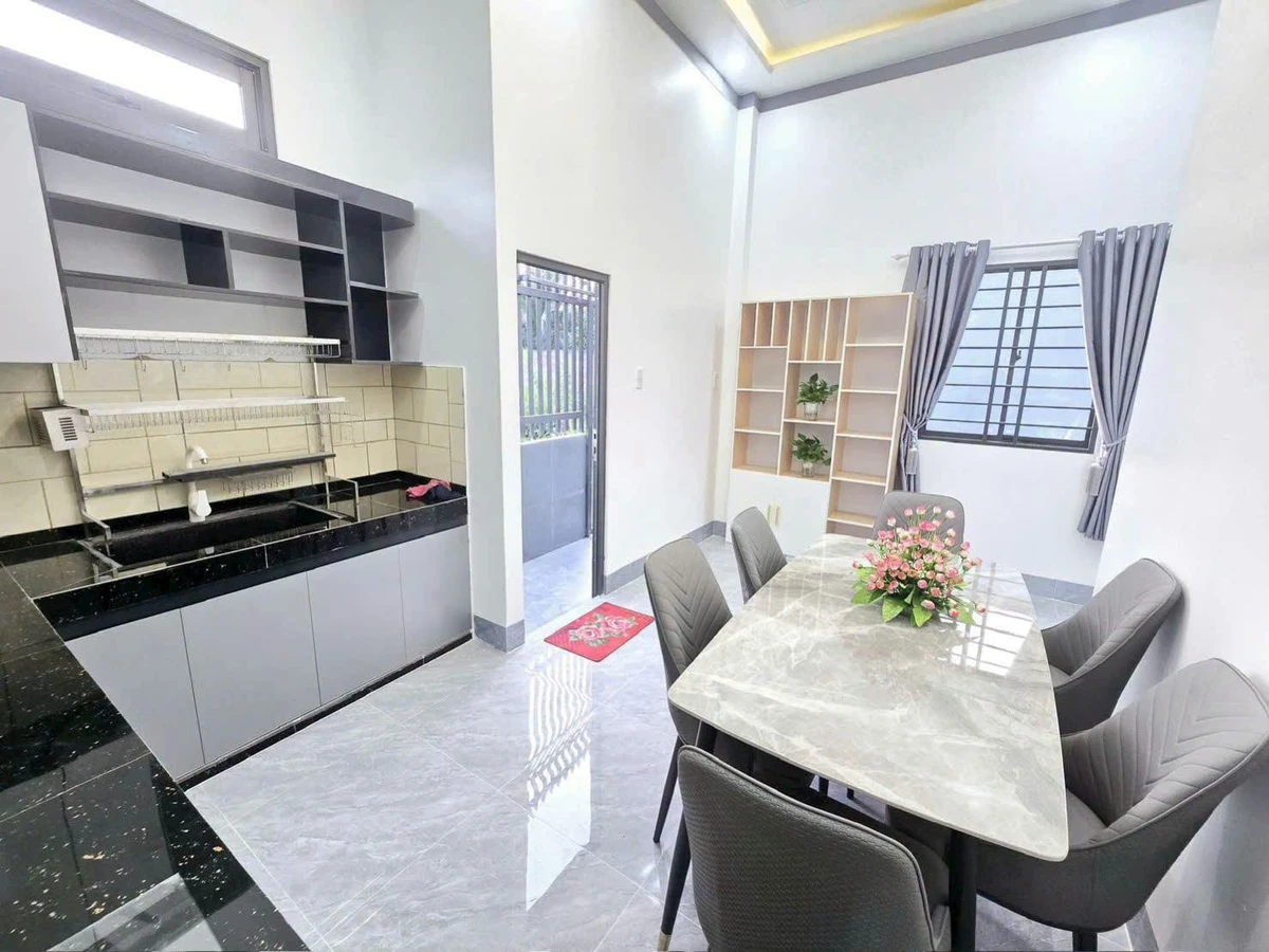 Bán nhà mới kiểu tân cổ điển 100m2, 2PN 2WC, tặng nội thất tại Hữu Định, Bến Tre - Ảnh thu nhỏ 4