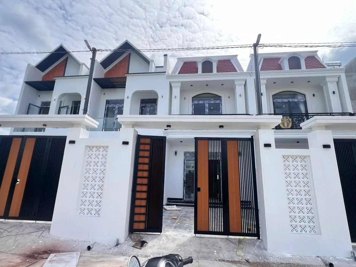 Bán nhà Long Khánh 110m2, 3 PN, 1 tỷ 980 triệu - Ảnh thu nhỏ 2