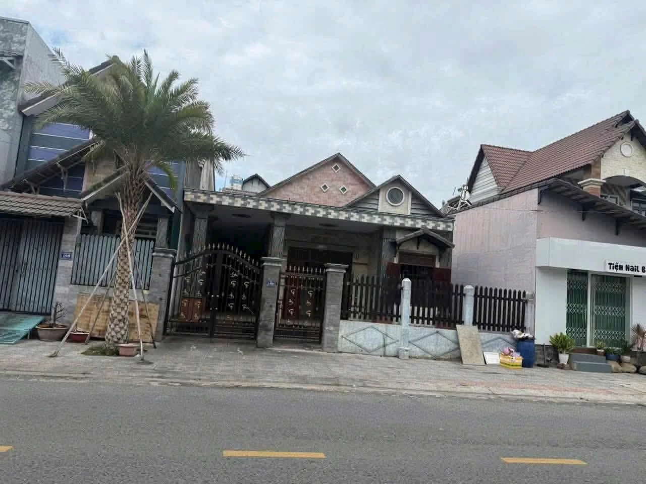 Bán nhà mái Thái 210m² Lái Thiêu, Bình Dương, 11,5 tỷ - Ảnh 1