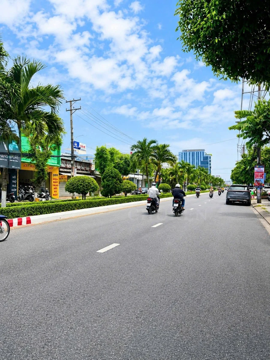 Cho thuê mặt bằng mặt tiền Nguyễn Trung Trực, Rạch Giá 90m² 12 triệu/tháng - Ảnh 1