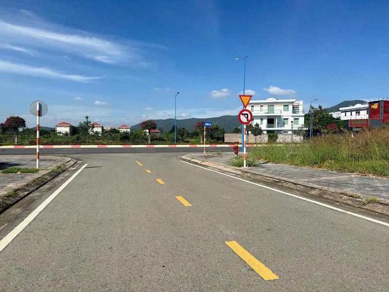 Bán đất 5x18 Phước Hưng 2 tỷ 100 triệu