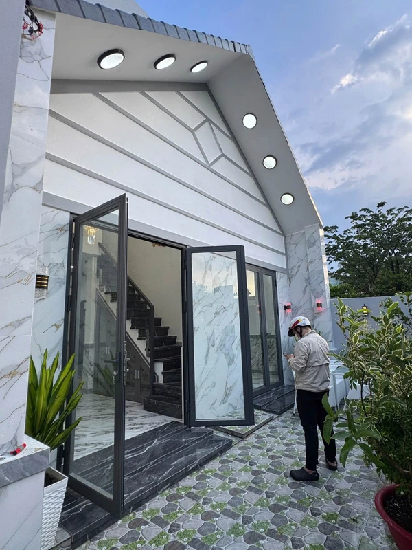 Bán nhà 3 phòng, 111m² Bà Điểm, gần Chợ Đầu Mối, 3.8 tỷ