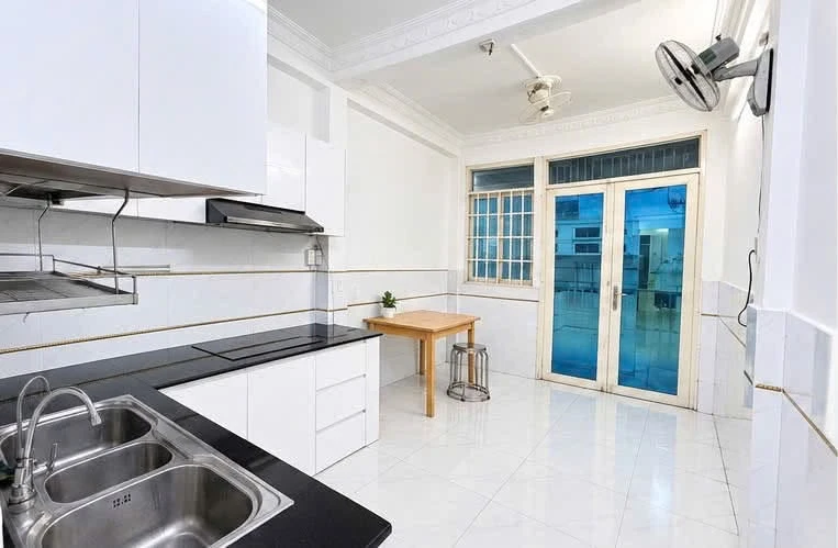 Cho thuê nhà nguyên căn 5PN, 4WC, 54m2, Quận 5 - Ảnh thu nhỏ 2