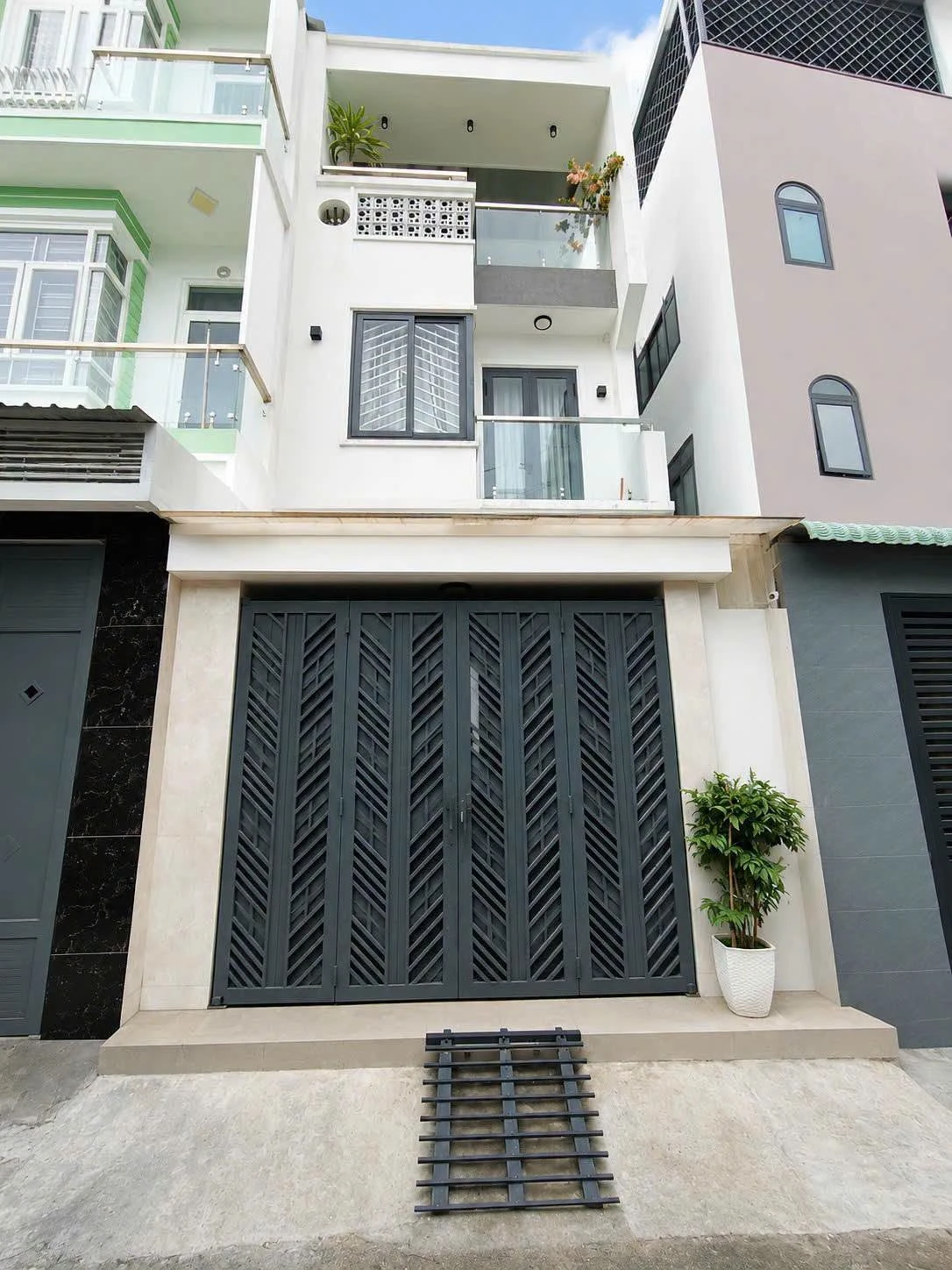 Bán nhà phố 3 tầng 52m2 Tăng Nhơn Phú B 5,7 tỷ - Ảnh 1