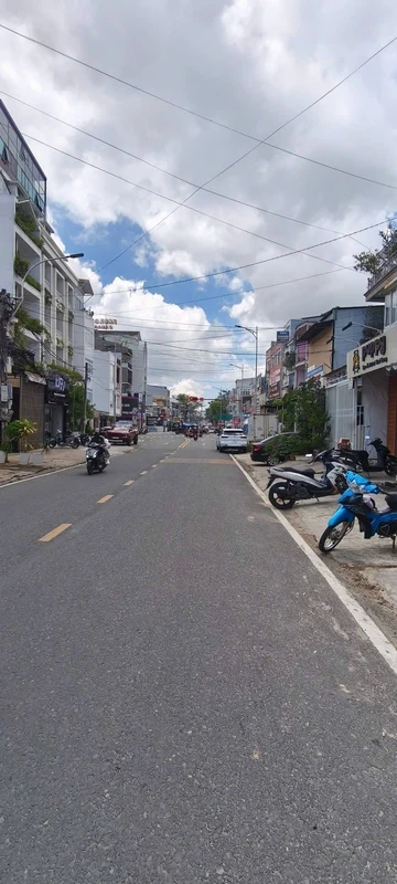Bán nhà SRXD mặt tiền Hai Bà Trưng Đà Lạt 70m² 15.5 tỷ