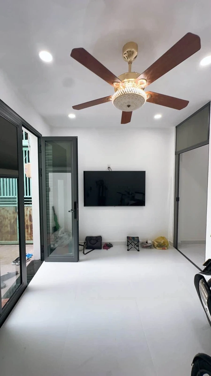 Bán nhà 2 tầng 50m² 3PN Quận 9, full nội thất - Ảnh thu nhỏ 3