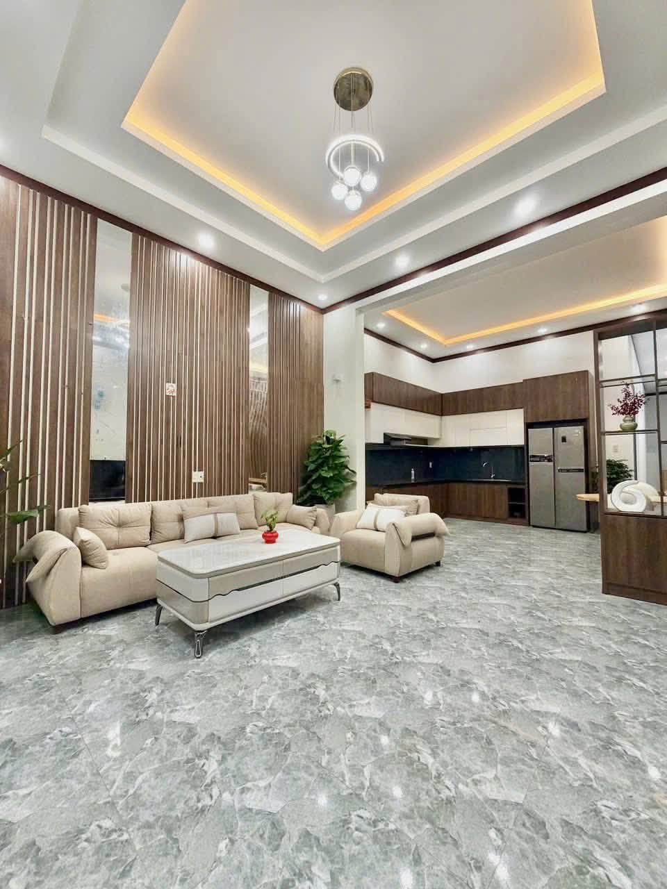 Nhà mặt tiền 5x28m 3 phòng ngủ Buôn Ma Thuột 3.38 tỷ