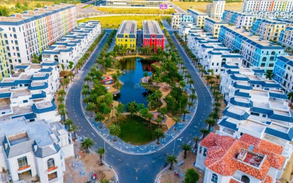 Chính chủ gửi bán căn 4 tầng đường 27m KĐT MeKong (La Celia) - Đồng Hới - Quảng Bình (7,99 tỷ) - Ảnh 1