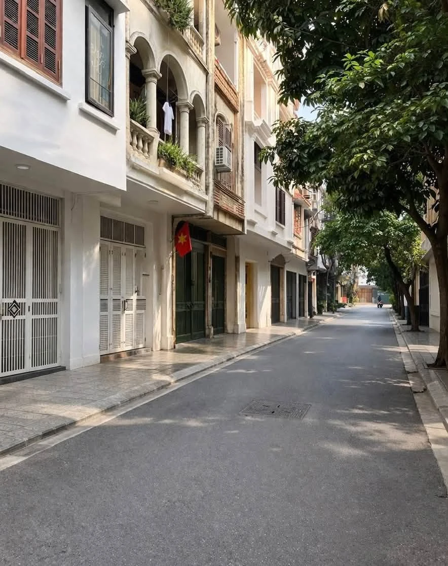 Bán nhà phố Lạc Trung, 55m2, 8 tầng, mặt tiền 4.2m - Ảnh 1