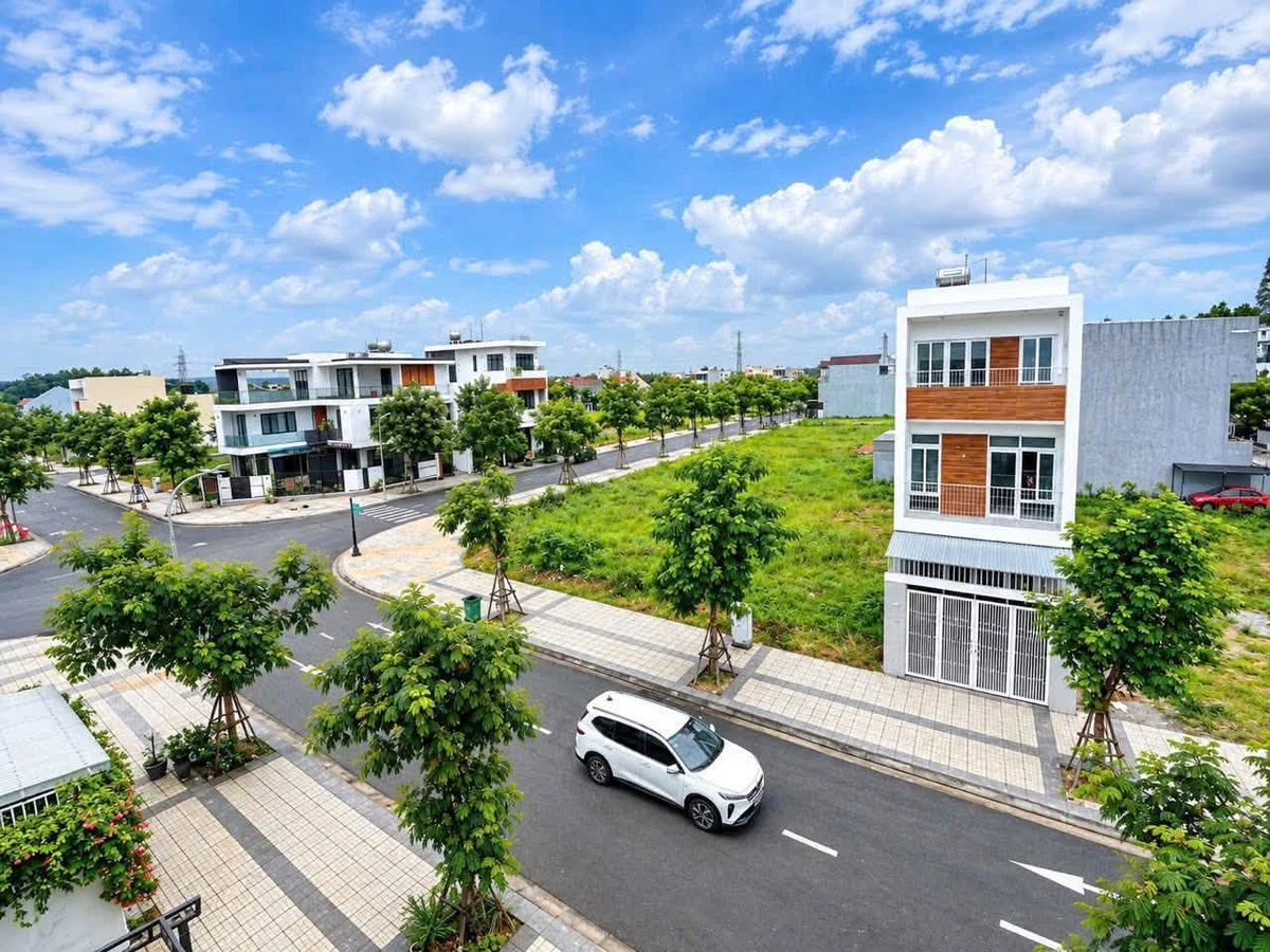 Bán nhà 3 tầng mặt tiền đường An Thịnh, KĐT Phú Mỹ, Cẩm Thành, Quảng Ngãi, 3,39 tỷ - Ảnh thu nhỏ 5