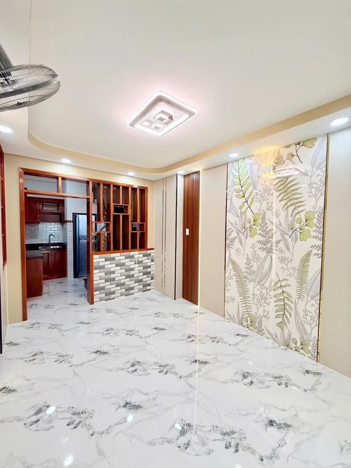 Bán nhà mới Quận 4, 21m², 3 PN, 3 WC, giá 6.699 tỷ - Ảnh thu nhỏ 3