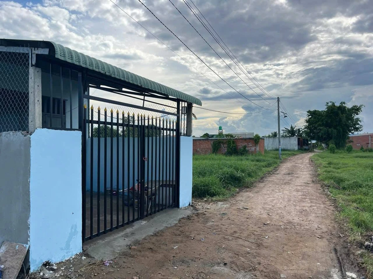 Bán nhà Hòa Khánh, Long An 100m², 2PN, 950 triệu - Ảnh thu nhỏ 2