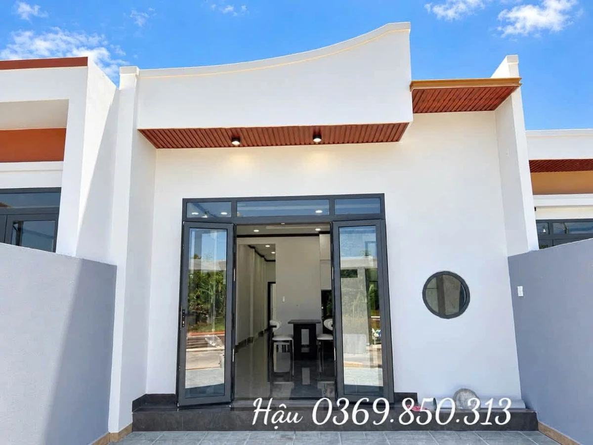 Nhà phố mặt tiền Long Khánh 130m2, 3PN giá 1 tỷ 450 triệu - Ảnh thu nhỏ 2
