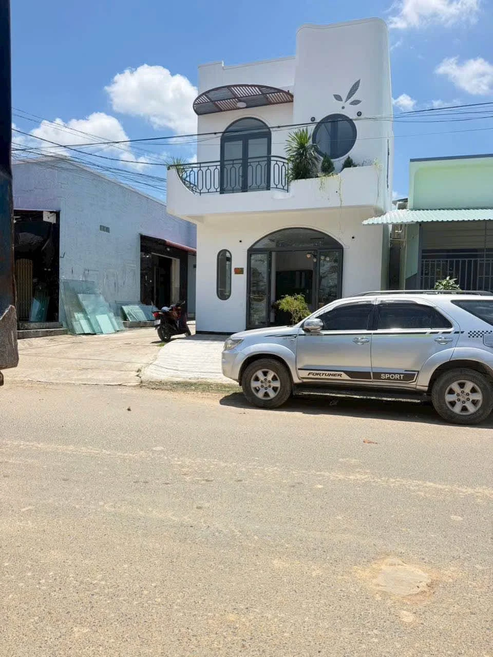 Bán nhà lầu 2 mặt tiền Lê Quang Đạo, Phan Thiết, 80m² - Ảnh 1