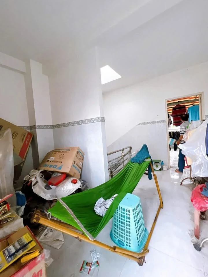 Bán nhà 112m2 4 tầng kèm dãy trọ 8 phòng gần công viên Khánh Hội, Quận 4 - Ảnh 1