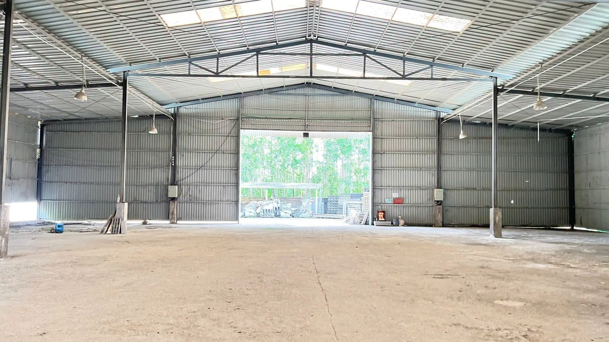 Cho thuê xưởng sản xuất 2500m² gần KCN Long Thành, 40 tr/tháng - Ảnh 1