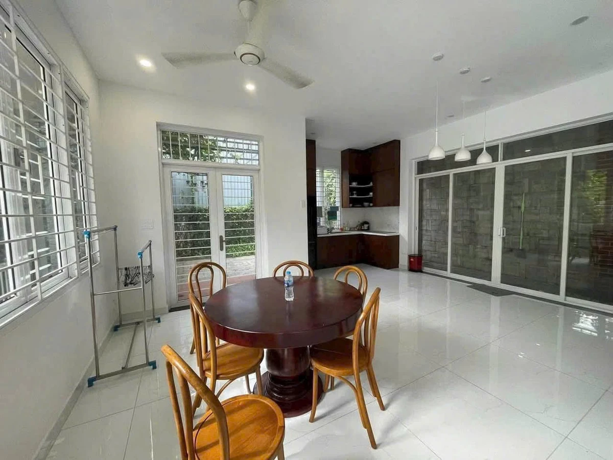 Cho thuê biệt thự sân vườn Hiệp Bình Chánh, 3 PN, 238m², 29 triệu/tháng - Ảnh thu nhỏ 4