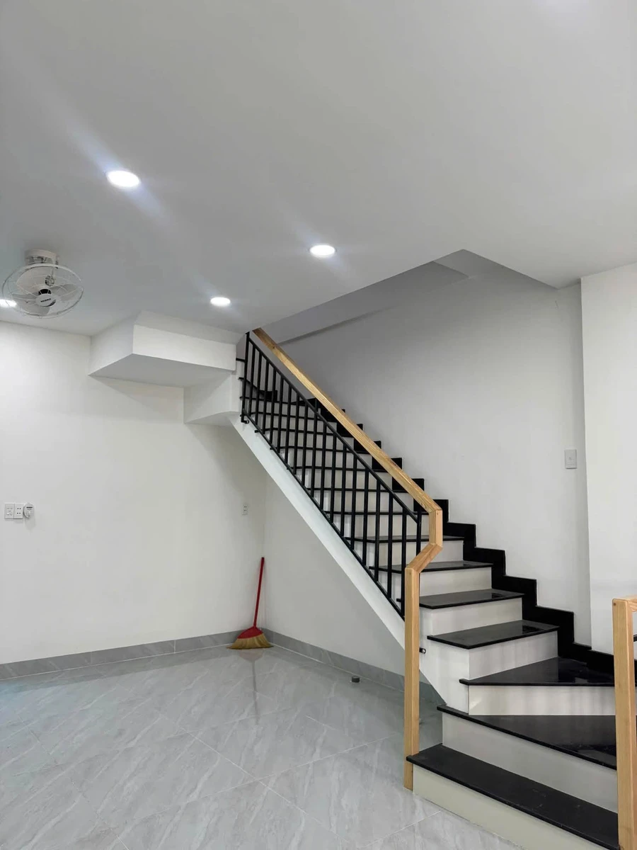 Bán nhà 3 tầng 4PN 160m2 gần THCS Bình Chuẩn, An Phú, giá 3,46 tỷ - Ảnh thu nhỏ 2