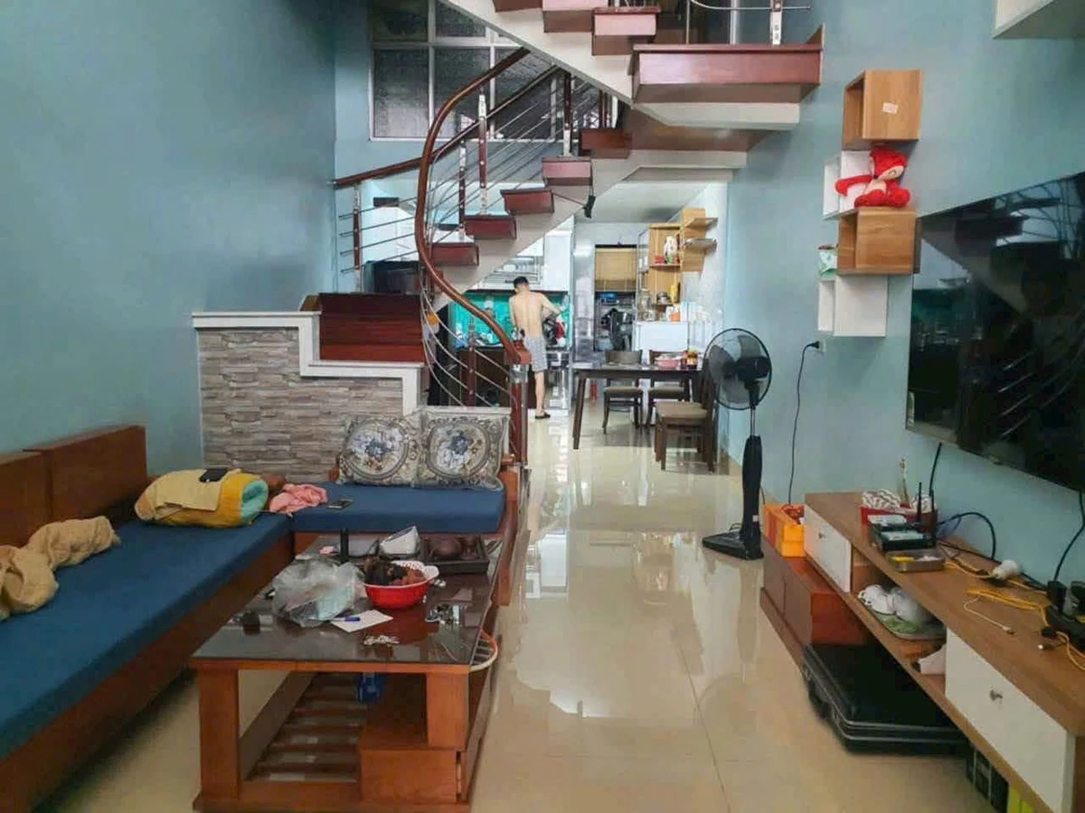 Bán nhà 2,5 tầng 60m² Nguyễn Văn Cừ, Quận 1 - Ảnh 1