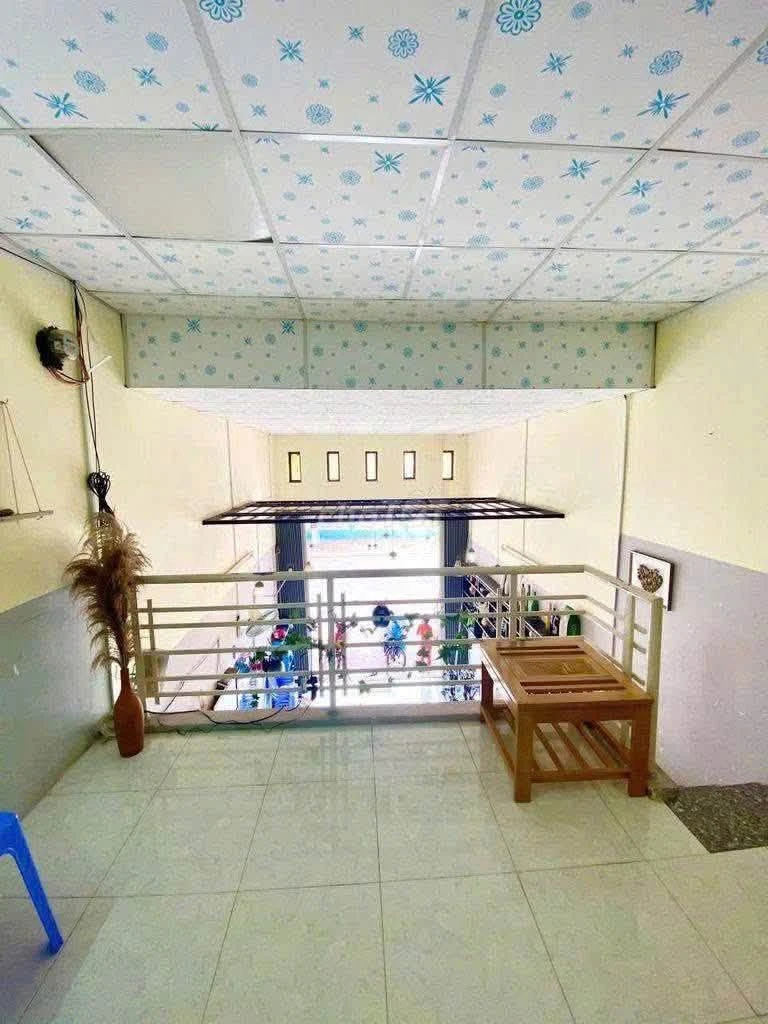 Nhà mặt tiền 1,5 tầng 73m2, 4PN, 2WC gần Quy Nhơn - Ảnh 1