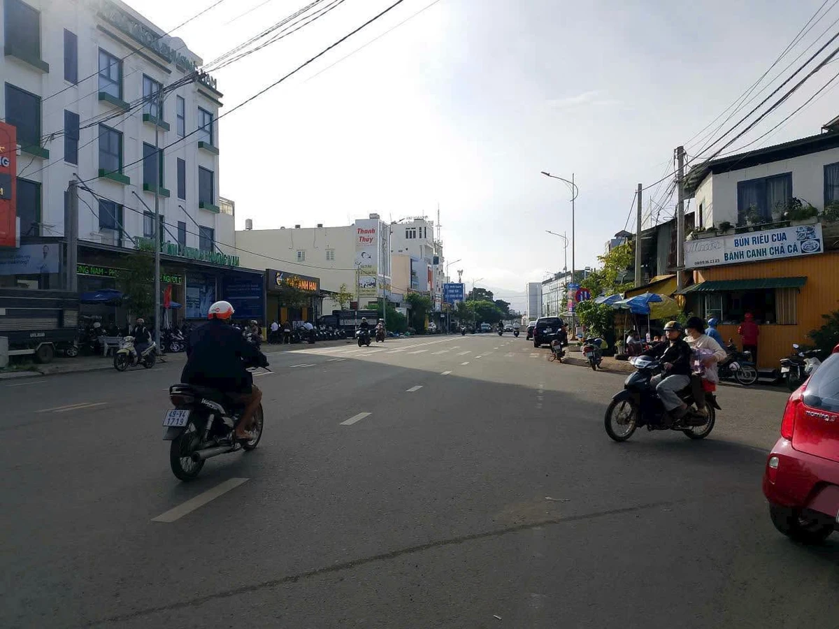 Bán kho mặt tiền đường Phạm Hùng, Đức Trọng, Lâm Đồng, 242m2, giá 4,5 tỷ - Ảnh thu nhỏ 2
