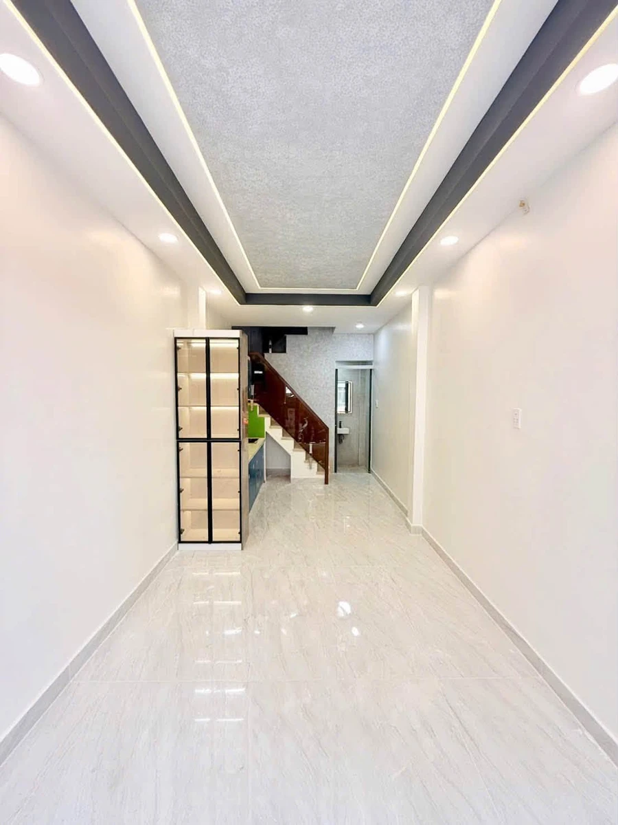 Bán nhà 2 lầu 88m² Quận 4 giá 5 tỷ 299 triệu - Ảnh thu nhỏ 2