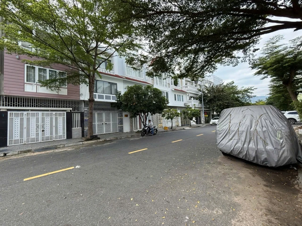 Bán nhà 3 tầng 180m² đường 16m Nha Trang 8,5 tỷ - Ảnh 1