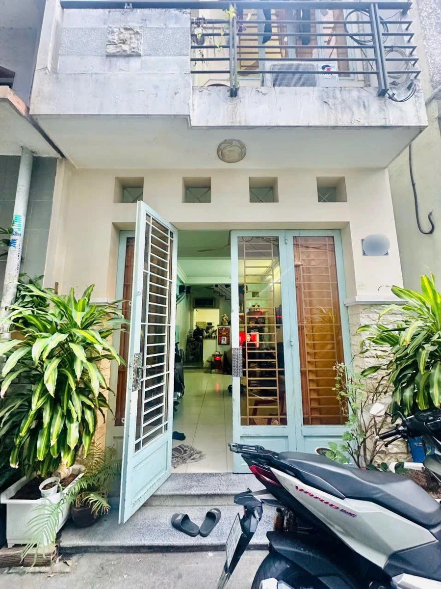 Bán nhà 2 tầng 40m2 Nguyễn Ngọc Lộc Quận 10 - Ảnh thu nhỏ 2