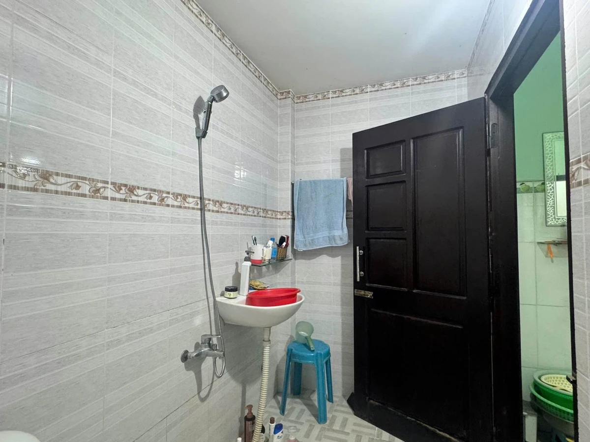 Cho thuê nhà 2.5 tầng mặt tiền 180m2, 4PN, Dương Hiến Quyền - Ảnh thu nhỏ 5