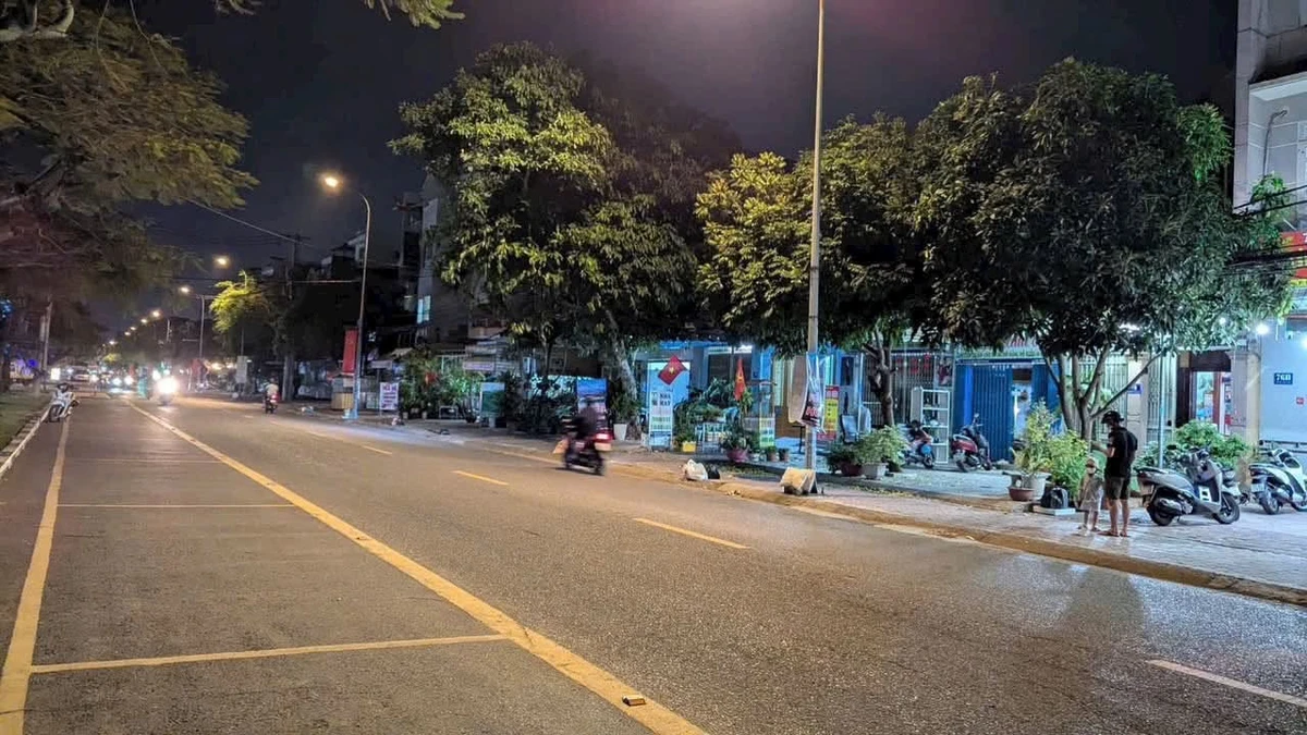 Bán nhà 1 trệt 2 lầu mặt tiền Nguyễn Thiện Thuật 27m, 7,9 tỷ, Quận 1 - Ảnh 1