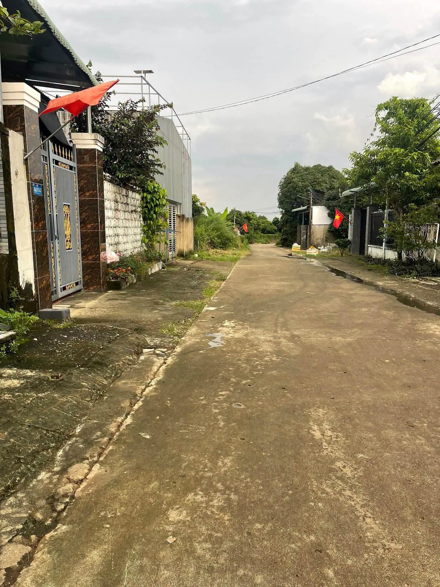 Bán nhà 2 phòng ngủ 217m² Phường Tiến Thành 1 tỷ 350 - Ảnh 1