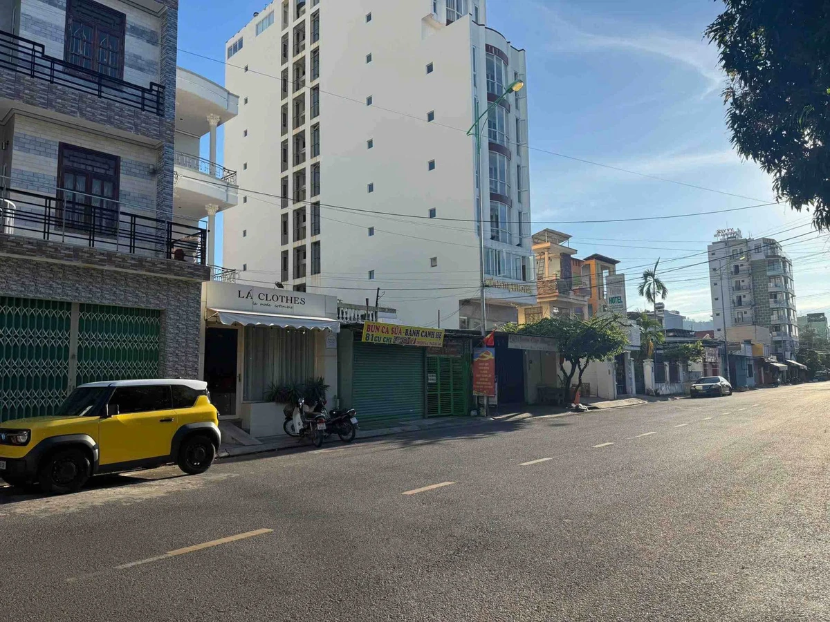 Bán đất mặt tiền đường Củ Chi, Vĩnh Hải, Bắc Nha Trang 207,6m2 giá 26 tỷ tặng nhà cấp 4 - Ảnh 1