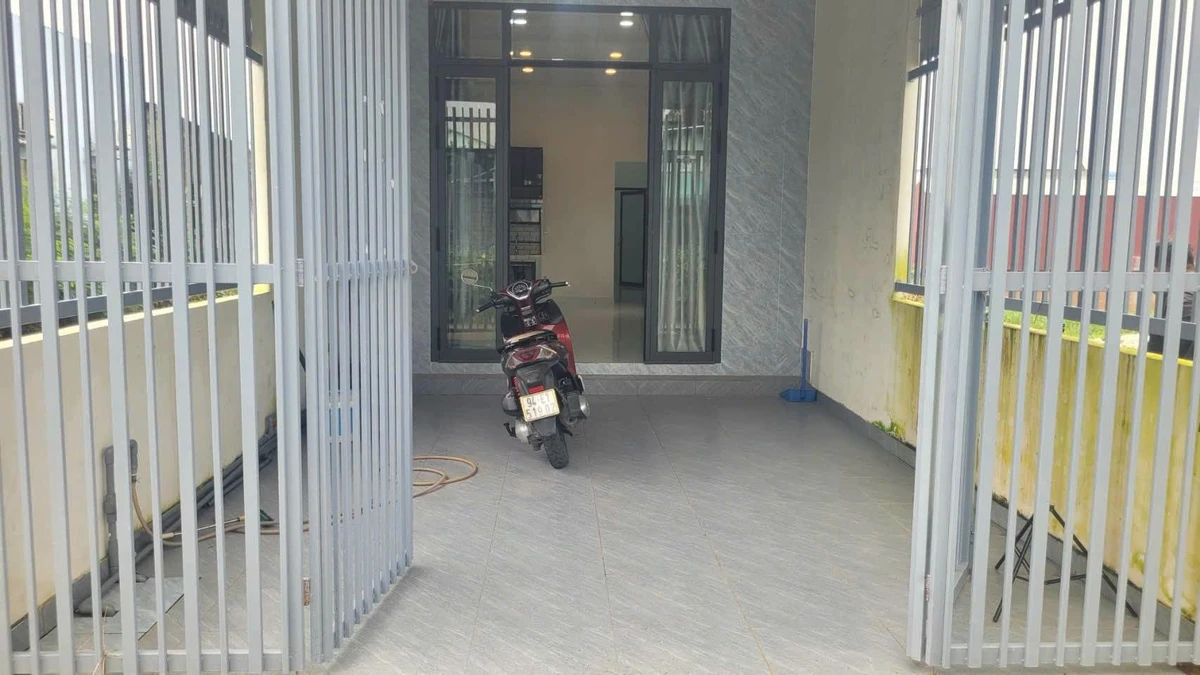 Bán nhà cấp 4 mặt tiền 92m² tại Bến Lức, Long An - 1 tỷ 500 triệu - Ảnh thu nhỏ 3