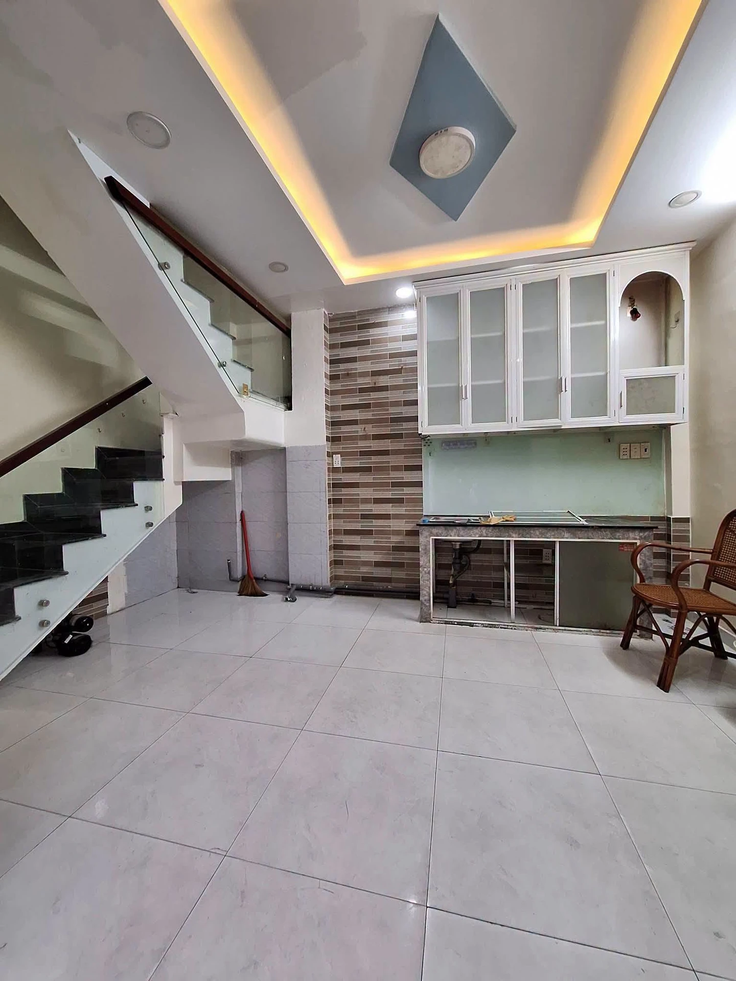 Cho thuê nhà hẻm Nguyễn Trãi Q5, 2PN, 16.8m² - Ảnh 1